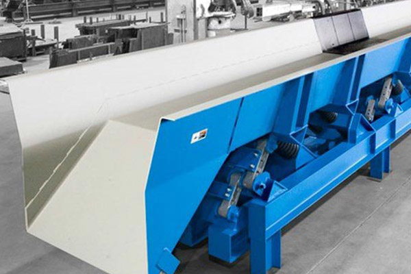 是時(shí)候?yàn)槟纳a(chǎn)選購(gòu)一臺(tái)更適合的振動(dòng)輸送機(jī)了??！